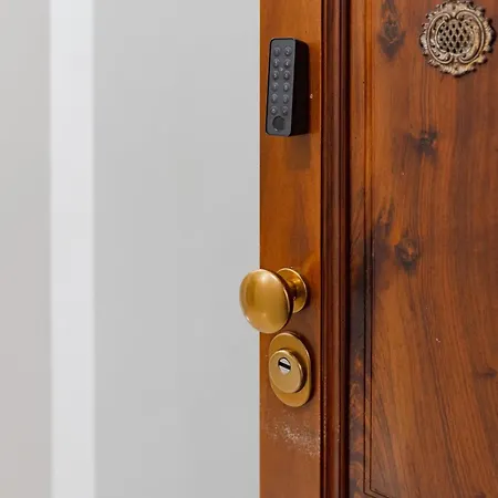 דירה Bright Arched Flat - Cozy Minimal Escape *