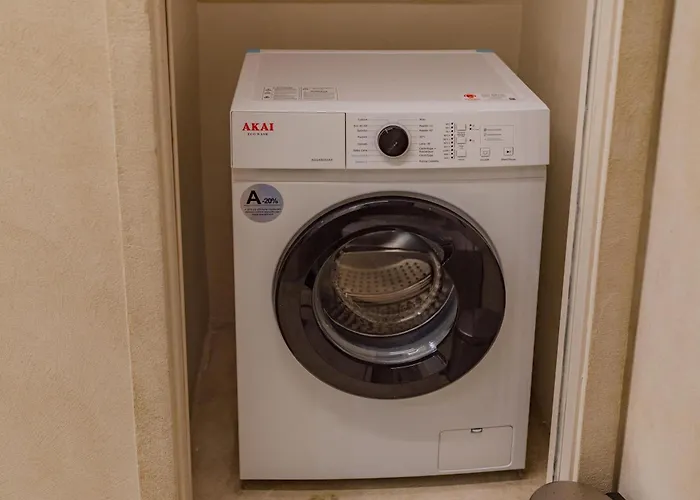 Bright Arched Flat - Cozy Minimal Escape